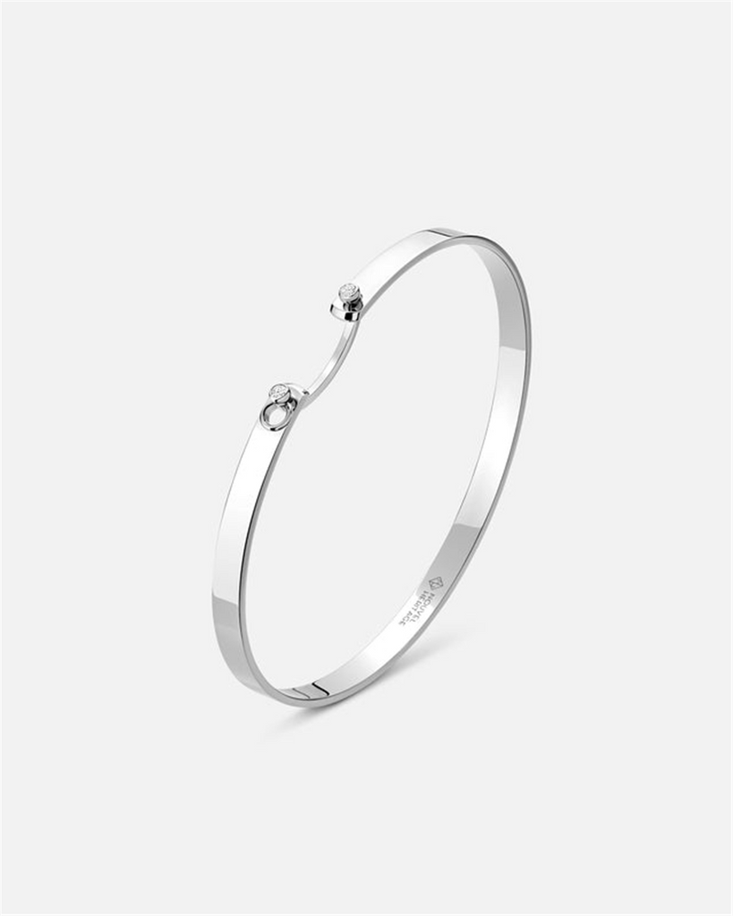 White gold bracelet with latch
